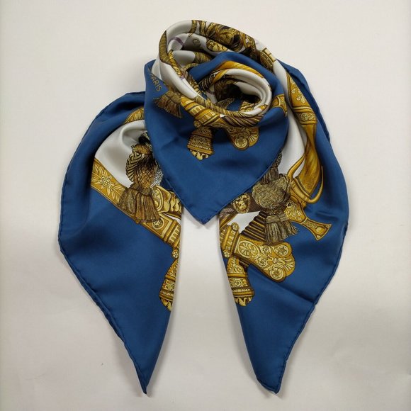 Hermes scarf Carre 90 Blue Silk100% - Picture 2 of 11